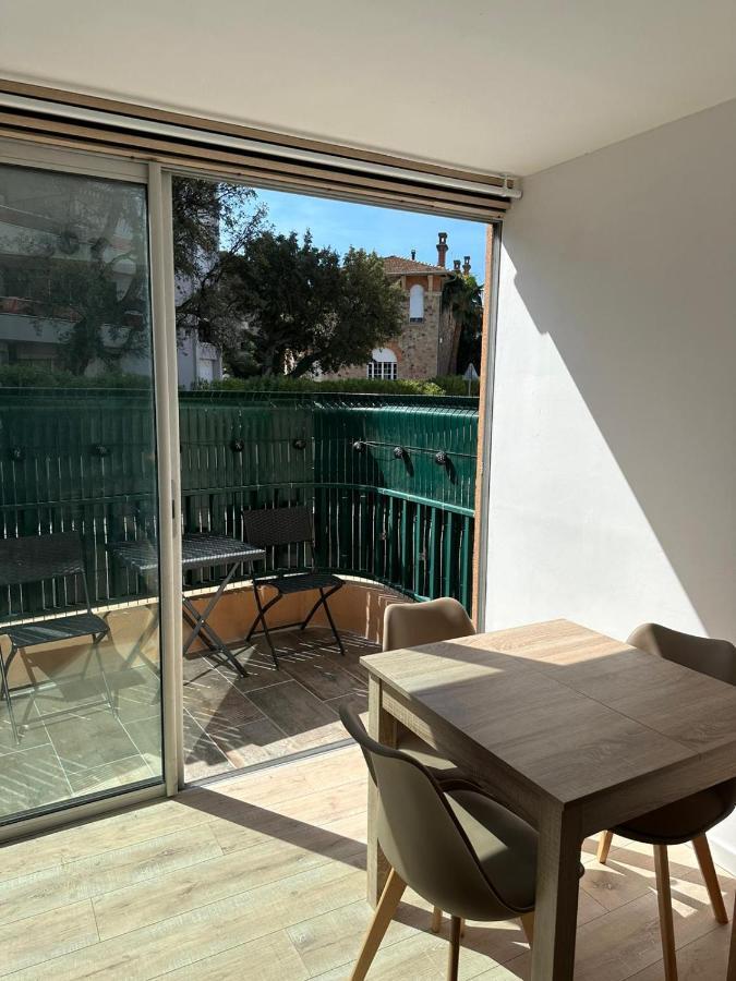 Charmant Studio Neuf 150M Plage Sur Avenue Principale Climatise Et Parking كافالير سور مير المظهر الخارجي الصورة